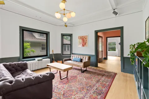 $1,500,000 | 321 North Elmwood Avenue, Oak Park, IL 60302
