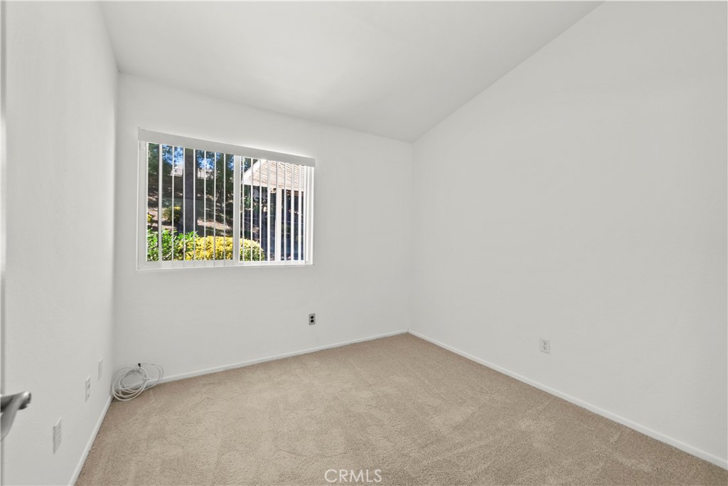 31343 Tobiah Place Castaic, CA 91384 - Photo 15 of 27