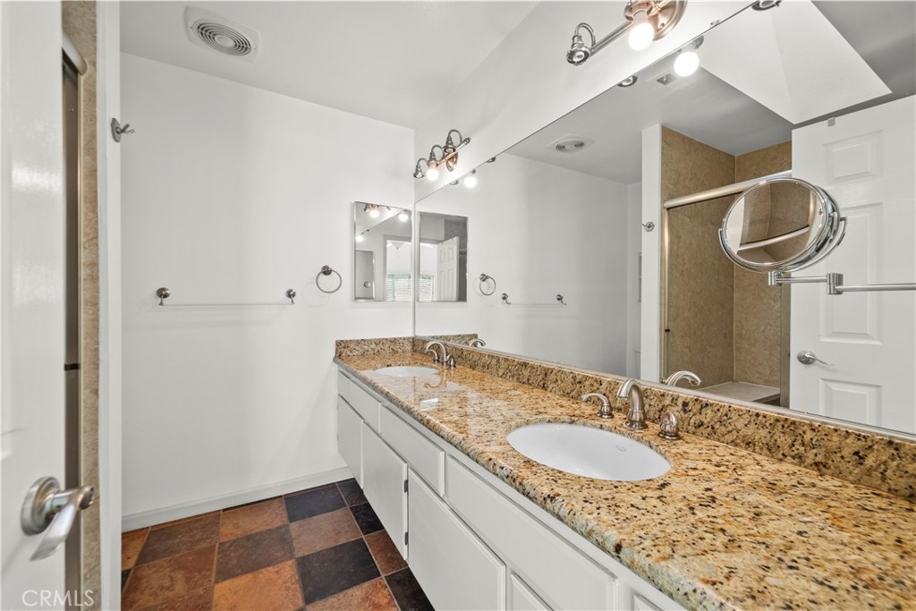 31343 Tobiah Place Castaic, CA 91384 - Photo 21 of 27 primary bathroom