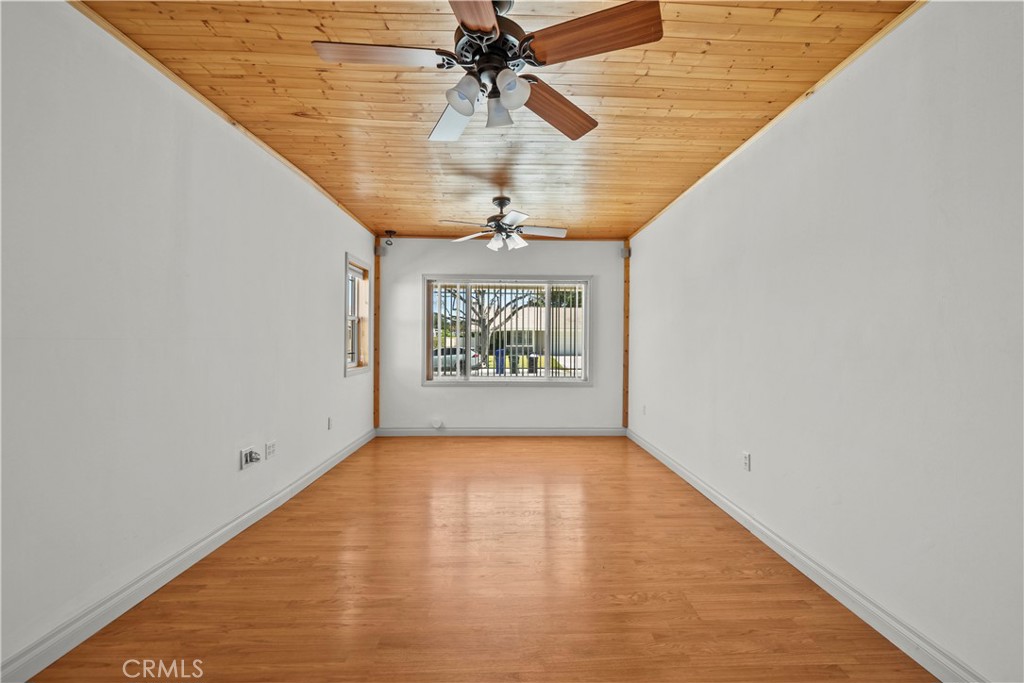 31343 Tobiah Place Castaic, CA 91384 - Photo 23 of 27 4th bedroom