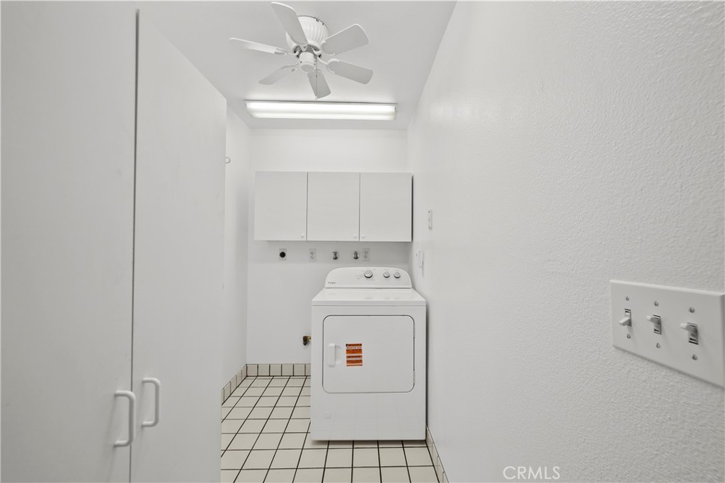 31343 Tobiah Place Castaic, CA 91384 - Photo 27 of 27 unstaged /unedited laundry room