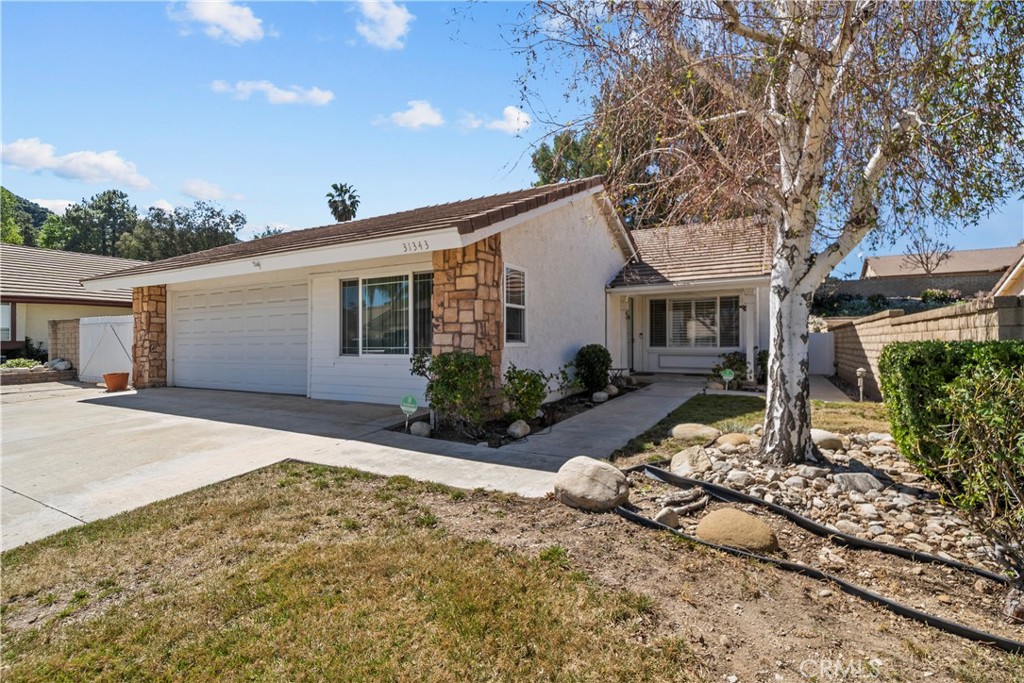 31343 Tobiah Place Castaic, CA 91384 - Photo 3 of 27