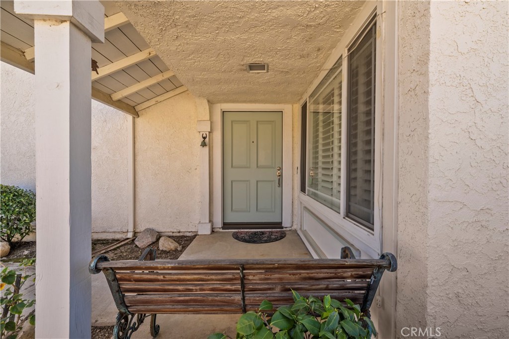 31343 Tobiah Place Castaic, CA 91384 - Photo 4 of 27