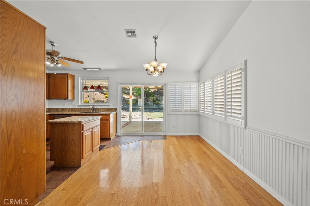 31343 Tobiah Place Castaic, CA 91384 - Photo 8 of 27