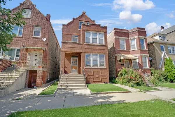 $229,000 | 3018 West 42nd Street, Chicago, IL 60632