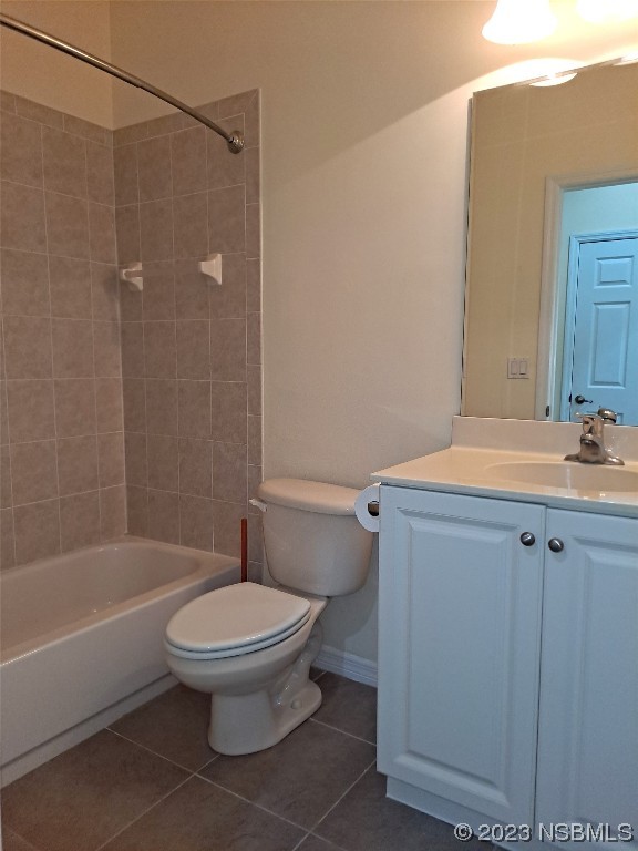 334 Airport Road New Smyrna Beach, FL 32168 - Photo 29 of 33 a bathroom with a toilet and a bathtub