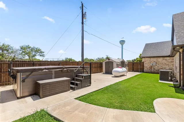 $614,900 | 304 Mariners Way, Wichita Falls, TX 76308