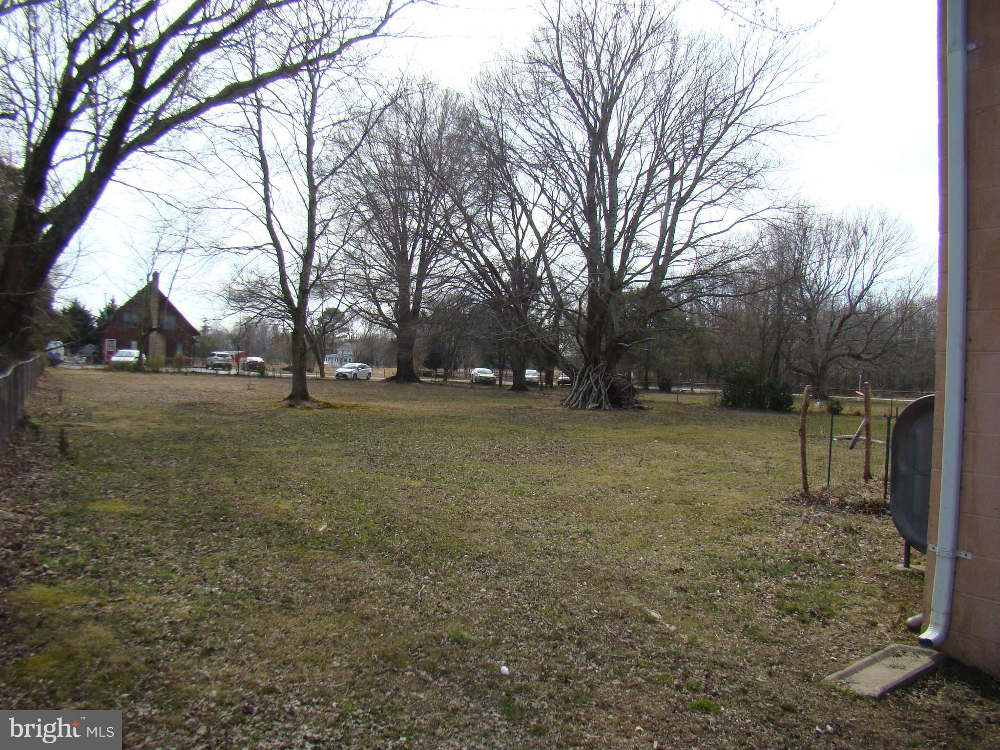 10928 Riverview Road Fort Washington, MD 20744 - Photo 34 of 45 BIG LEVEL FENCES BACK YARD