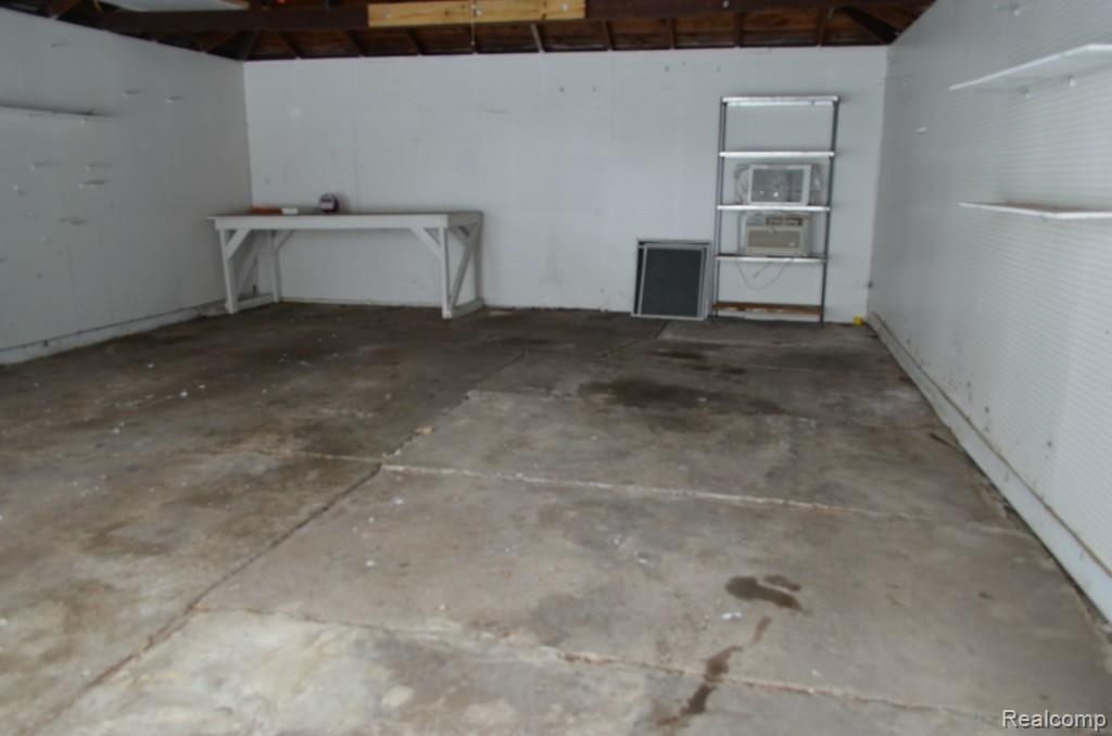 15605 Inkster Road Livonia, MI 48154 - Photo 21 of 22 OversizedGarage.jpg