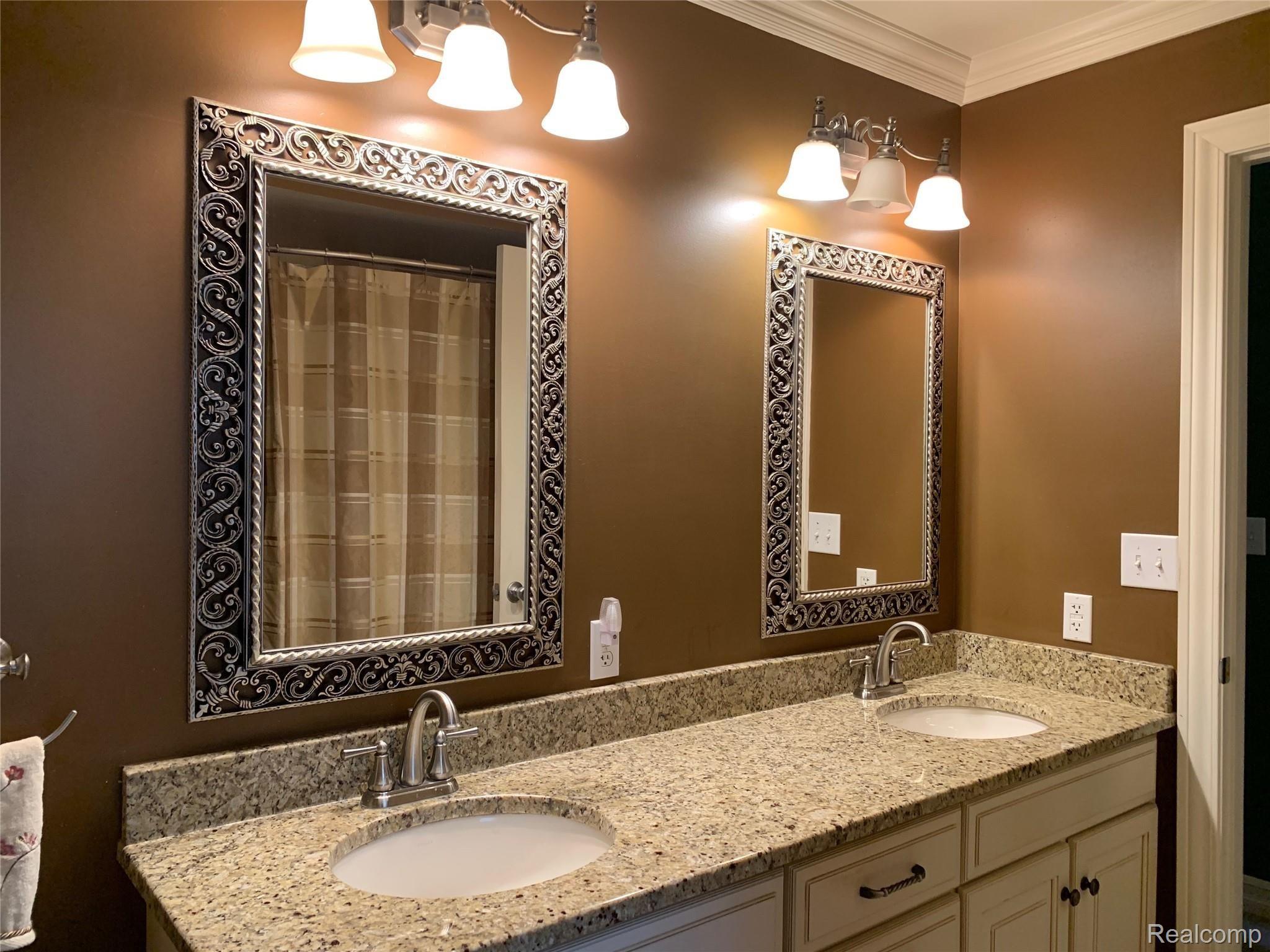 338 Ridge Road Grosse Pointe, MI 48236 - Photo 18 of 54 IMG_3749.JPG
