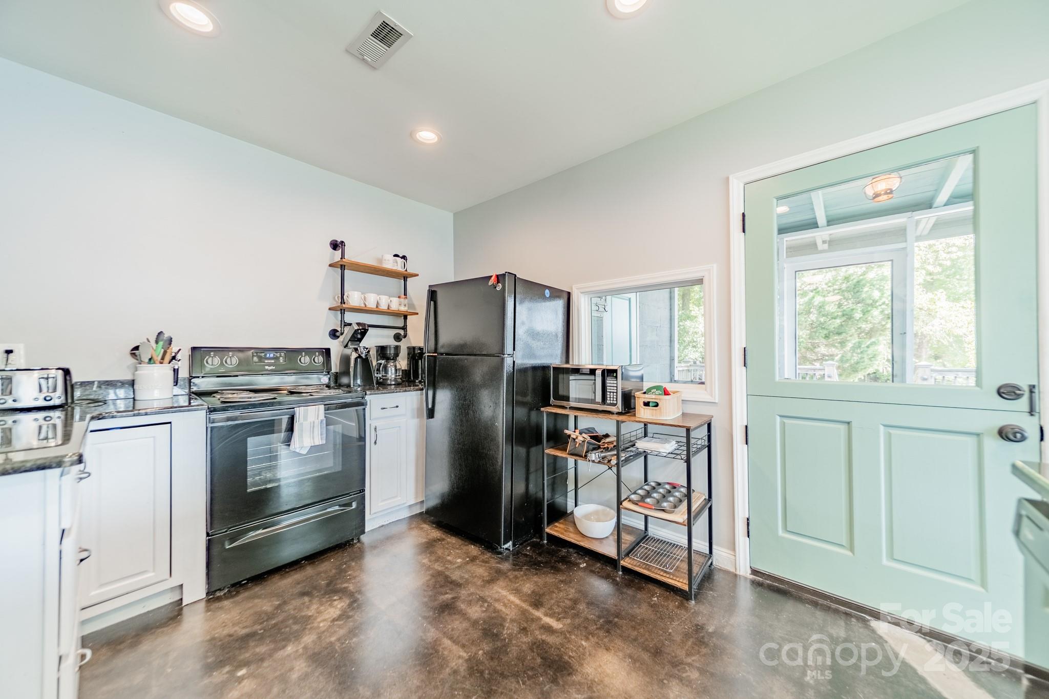 5141 Sunshine Harbor Road Clover, SC 29710 - Photo 38 of 47 Gallery Image 38