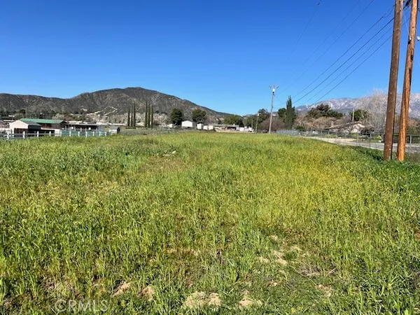 a view of an outdoor space and a yard