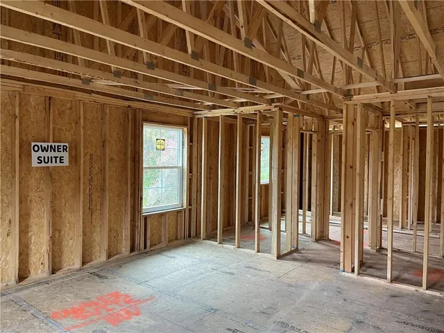 a view of front door with entryway