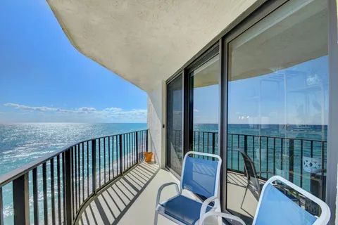 $649,000 | 5420 North Ocean Drive, Unit 301, Singer Island, FL 33404