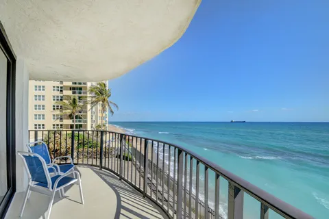 $649,000 | 5420 North Ocean Drive, Unit 301, Singer Island, FL 33404