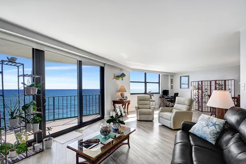 $649,000 | 5420 North Ocean Drive, Unit 301, Singer Island, FL 33404