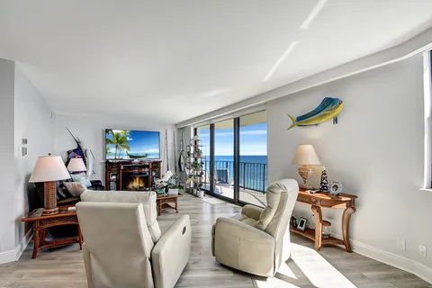 $649,000 | 5420 North Ocean Drive, Unit 301, Singer Island, FL 33404