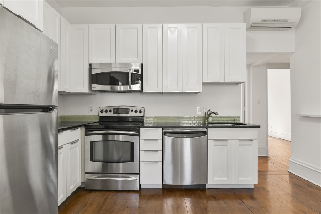 67 Rutland Street, Unit 2 Boston, MA 02118 - Photo 3 of 11