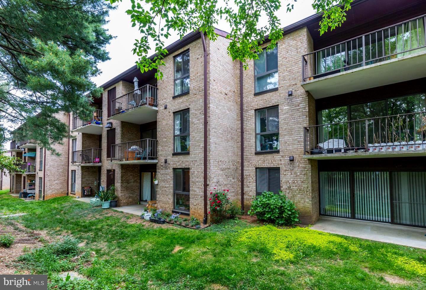 2068 Royal Fern Court, Unit 12B Reston, VA 20191 - Photo 7 of 9 Private Balcony (middle)