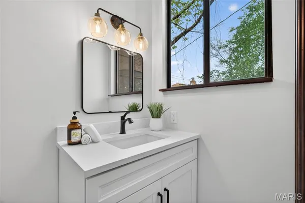 $799,900 | 6203 Washington Avenue, St. Louis, MO 63130