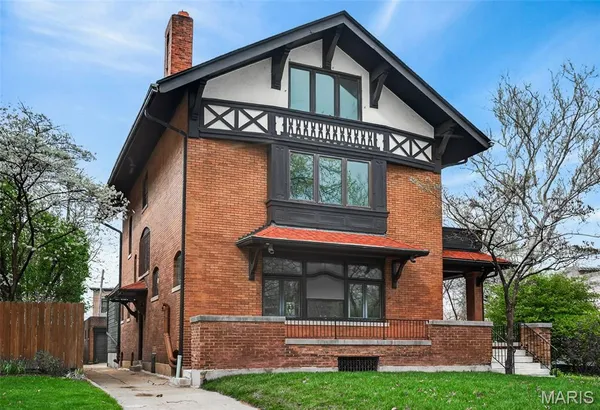 $799,900 | 6203 Washington Avenue, St. Louis, MO 63130