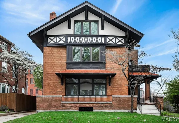 $799,900 | 6203 Washington Avenue, St. Louis, MO 63130