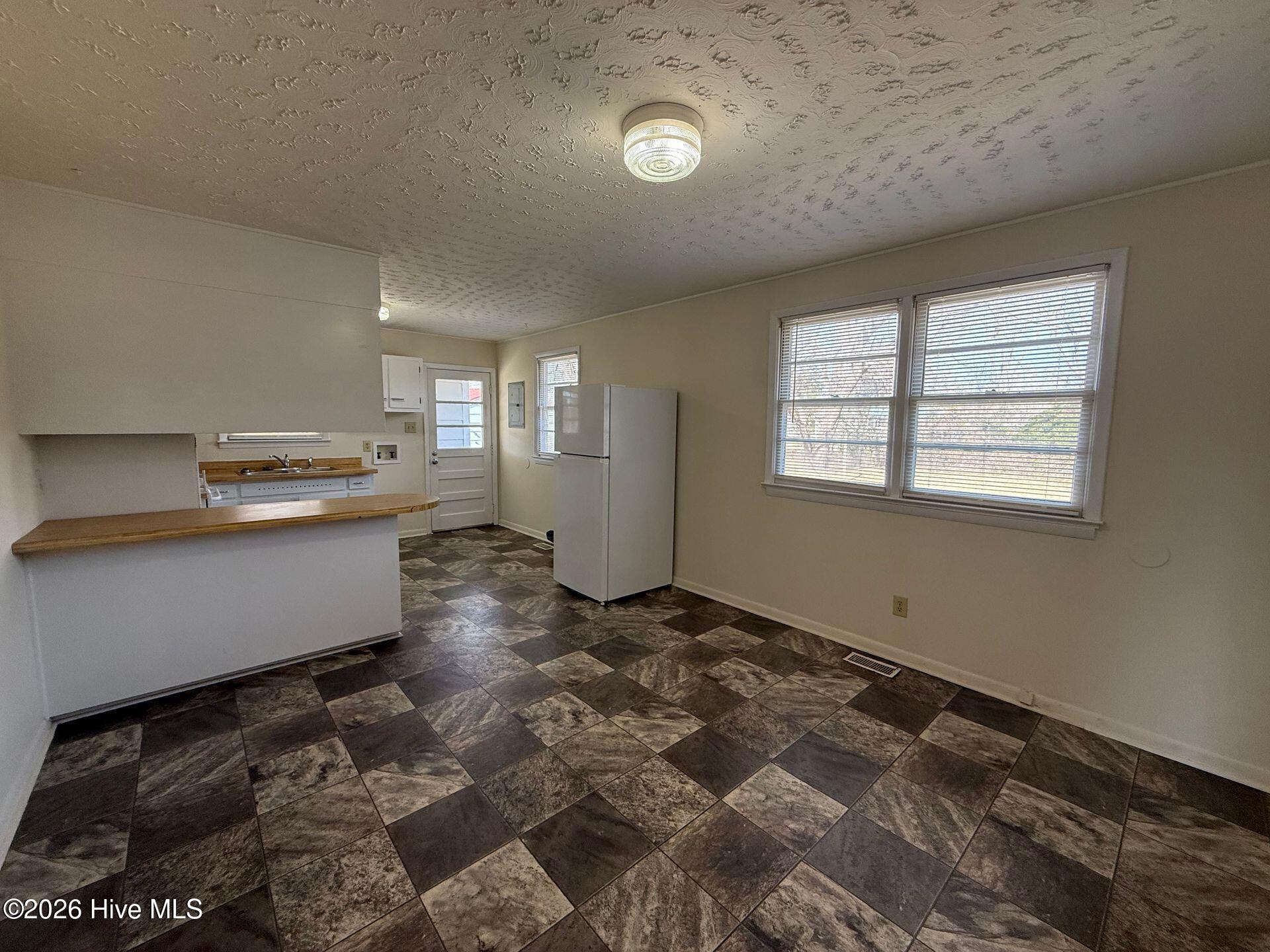 304 Old Hammock Road Swansboro, NC 28584 - Photo 4 of 10 kitchen