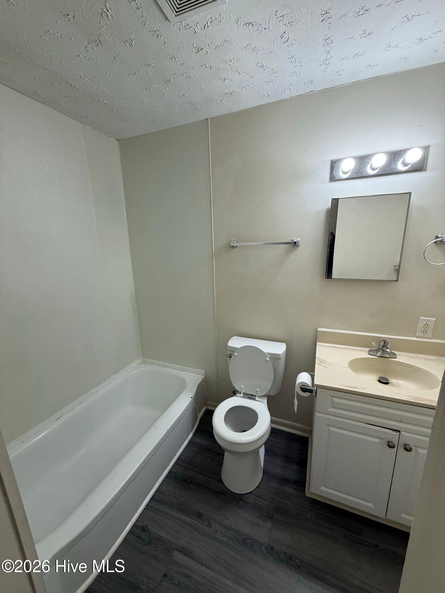 304 Old Hammock Road Swansboro, NC 28584 - Photo 9 of 10 hallway full bathroom