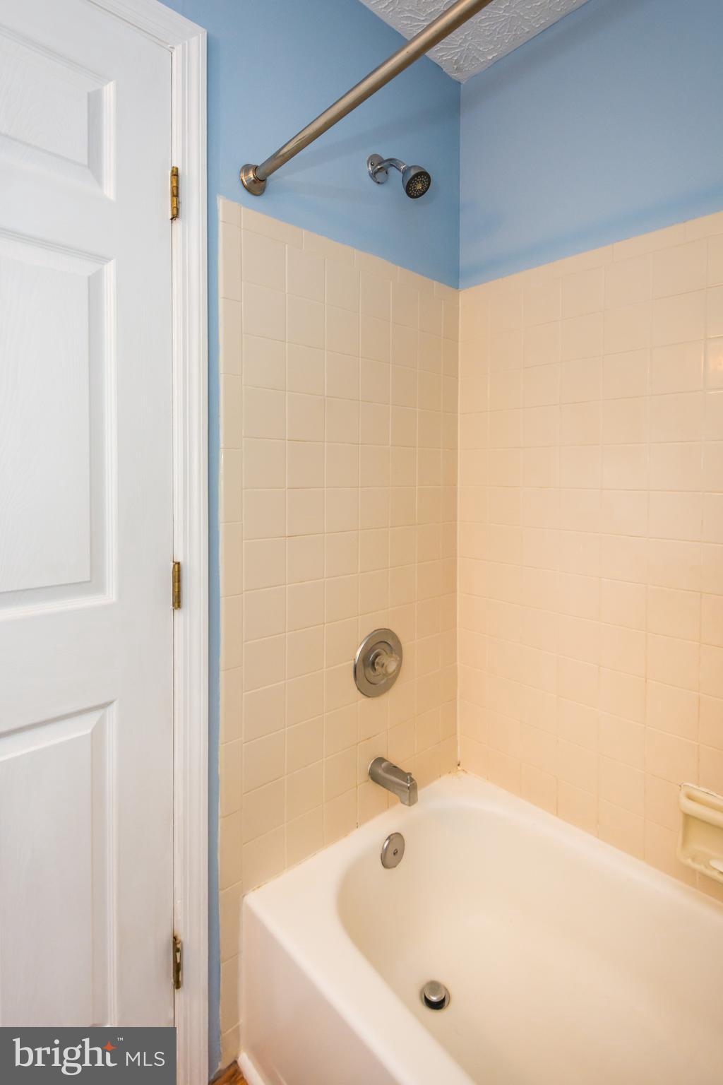 617 Deering Road, Unit 1J Pasadena, MD 21122 - Photo 10 of 31 Gallery Image 10