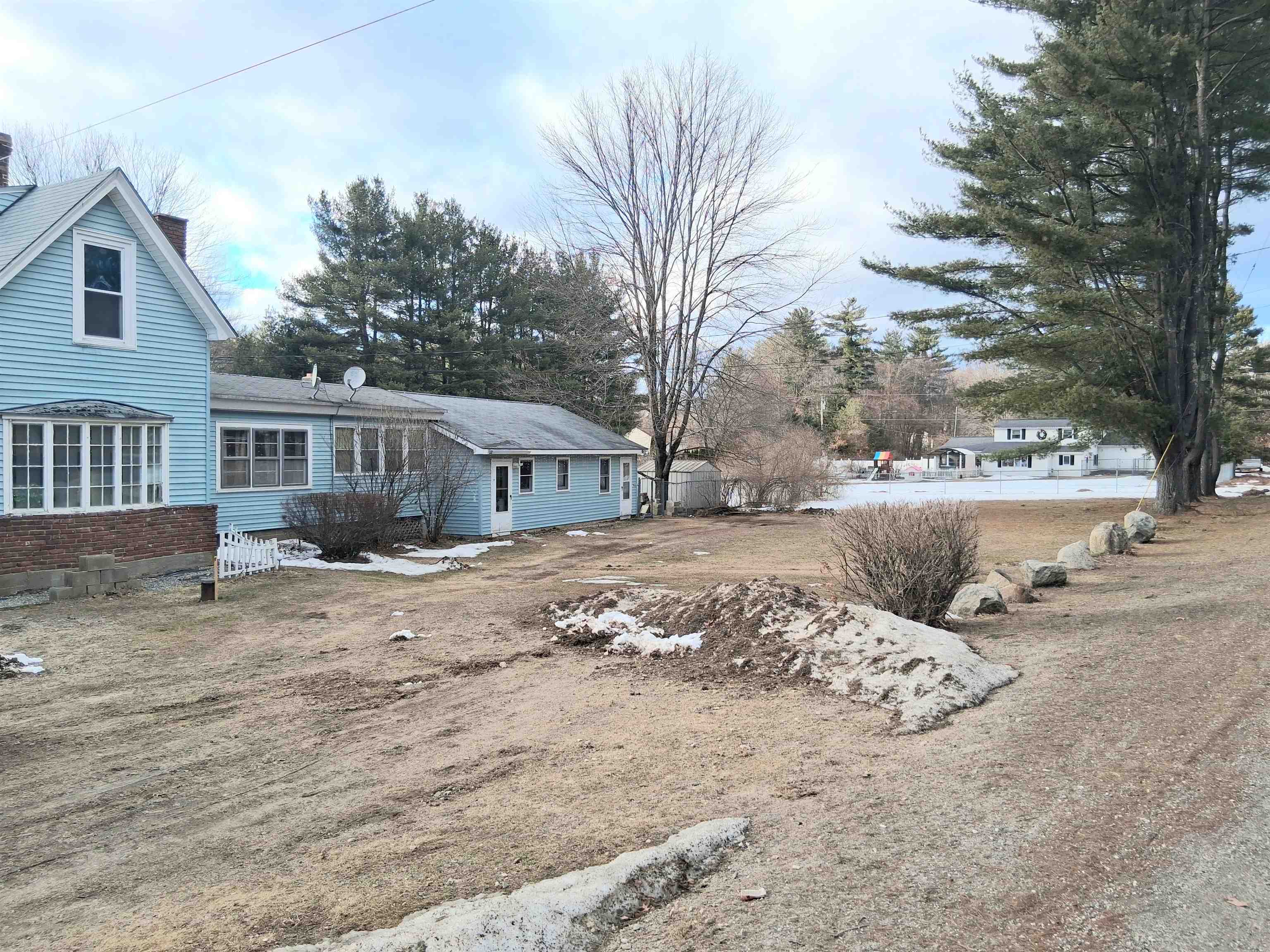 179 Back River Road Bedford, NH 03110 - Photo 7 of 31
