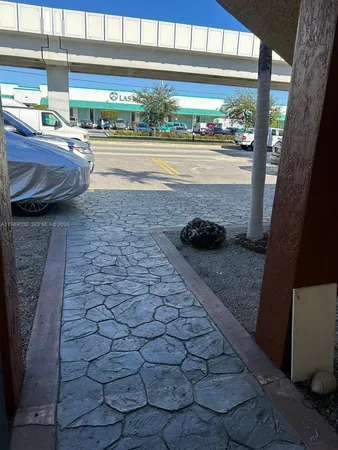 $2,200 | 128 West 21st Street, Unit 102, Hialeah, FL 33010