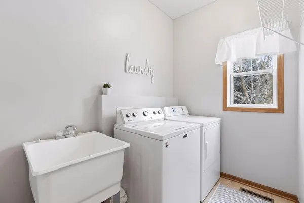 $300,000 | 15364 Iodine Street Northwest, Anoka, MN 55303