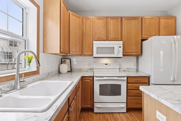 $300,000 | 15364 Iodine Street Northwest, Anoka, MN 55303