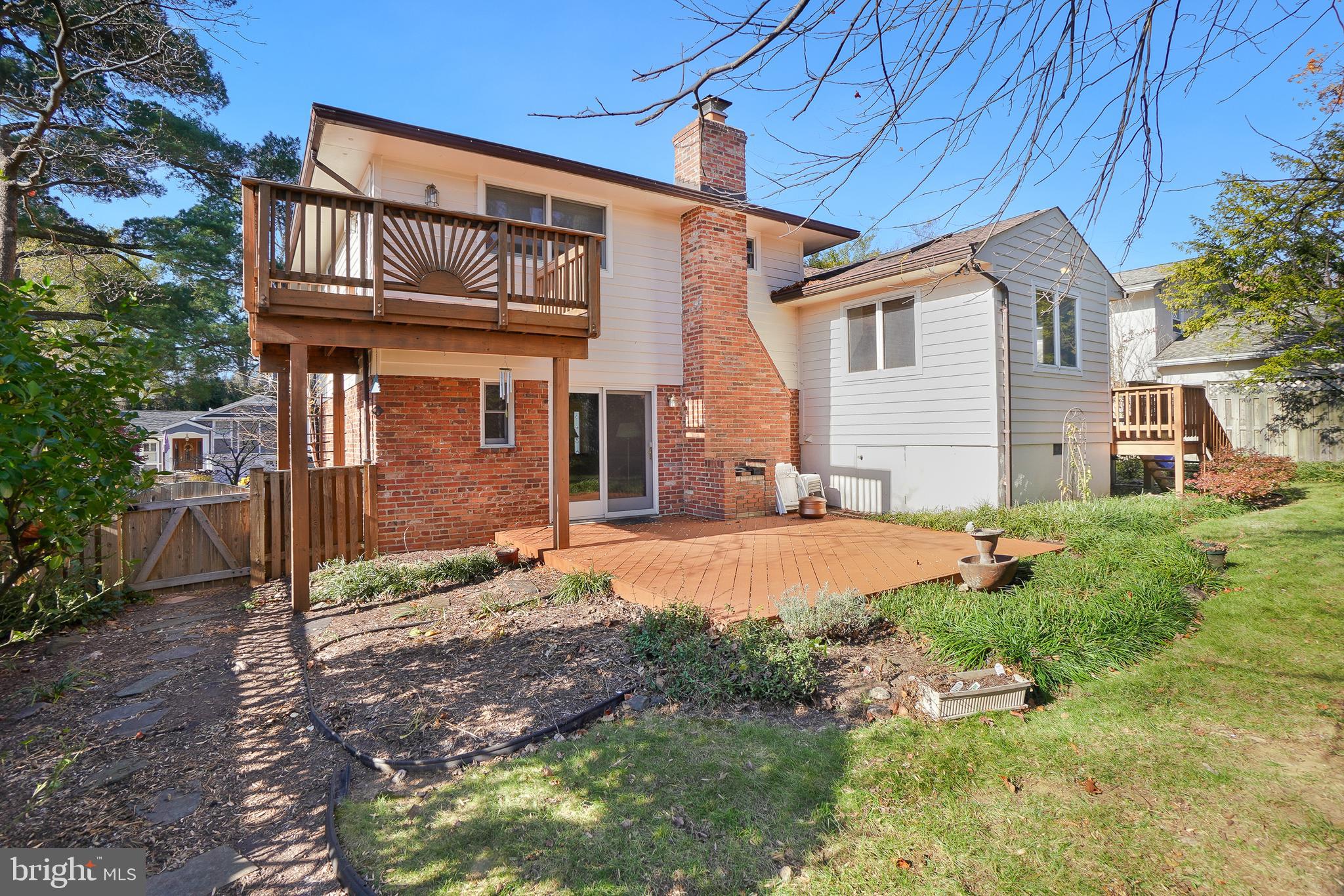 9127 Kirkdale Road Bethesda, MD 20817 - Photo 32 of 34 a view of a house with backyard and garden