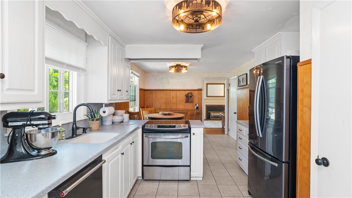 66 Oakdale Road North Kingstown, RI 02852 - Photo 6 of 45