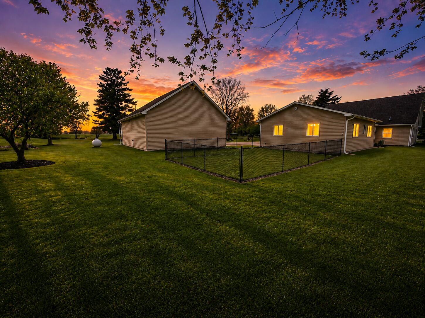 536 North Clyde Road Midland, MI 48640 - Photo 3 of 16 Backyard
