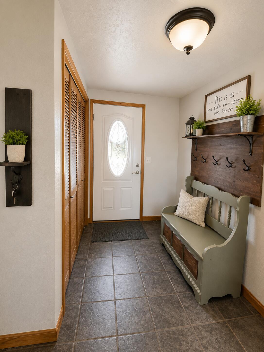 536 North Clyde Road Midland, MI 48640 - Photo 9 of 16 Entryway