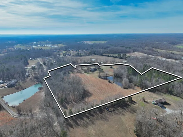 $465,000 | 195 Winding Lane, Camden, TN 38320