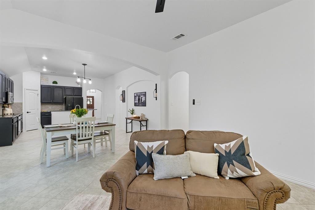104 Candis Court Springtown, TX 76082 - Photo 14 of 40 a living room with furniture