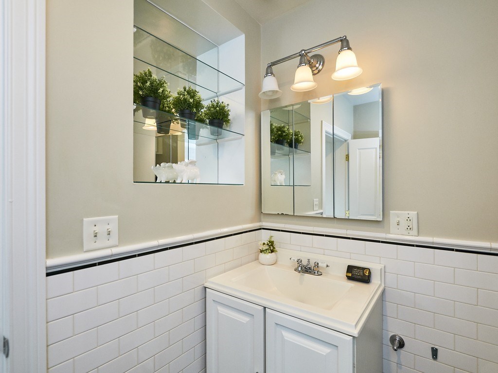 48 Mt Vernon Street, Unit 2 Boston, MA 02129 - Photo 17 of 23