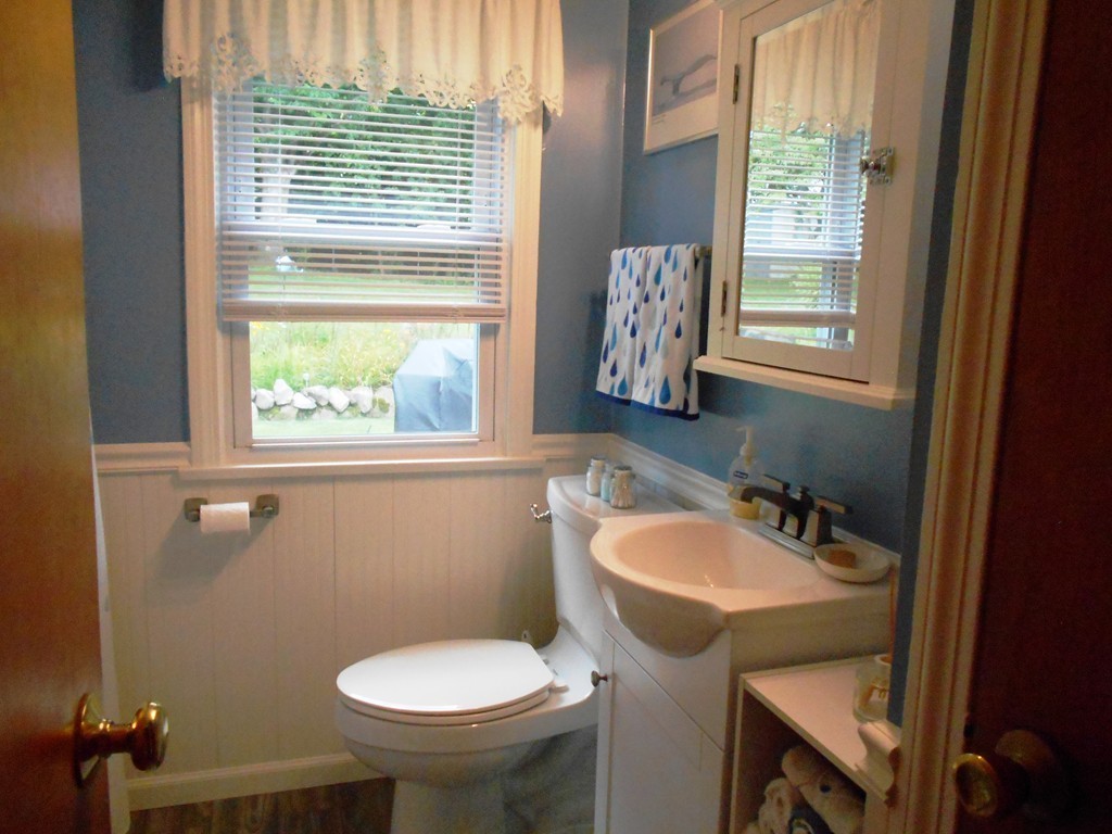 75 Bartels Street Springfield, MA 01128 - Photo 14 of 20
