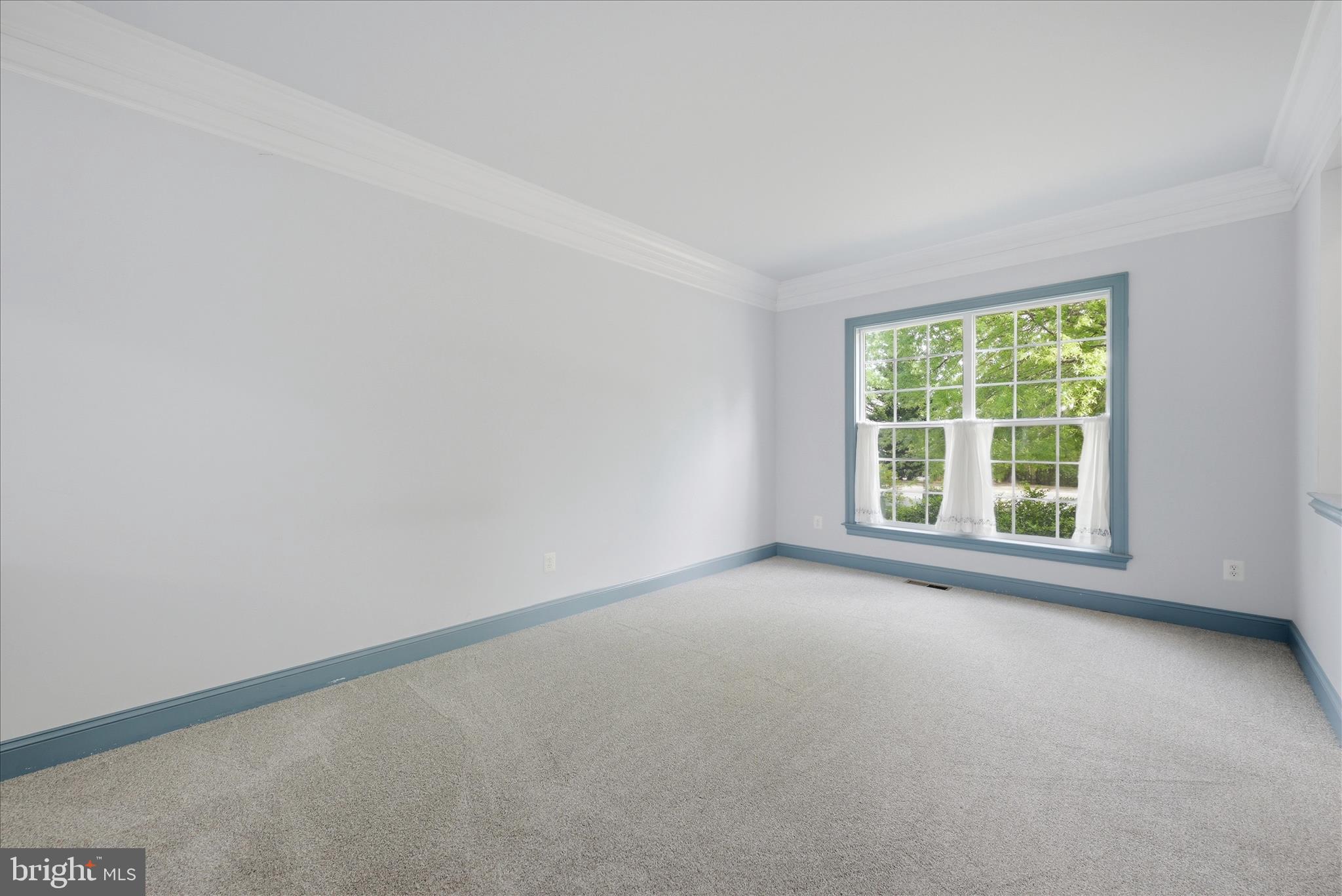 3583 Shandor Road Woodbridge, VA 22193 - Photo 10 of 73 Living Room