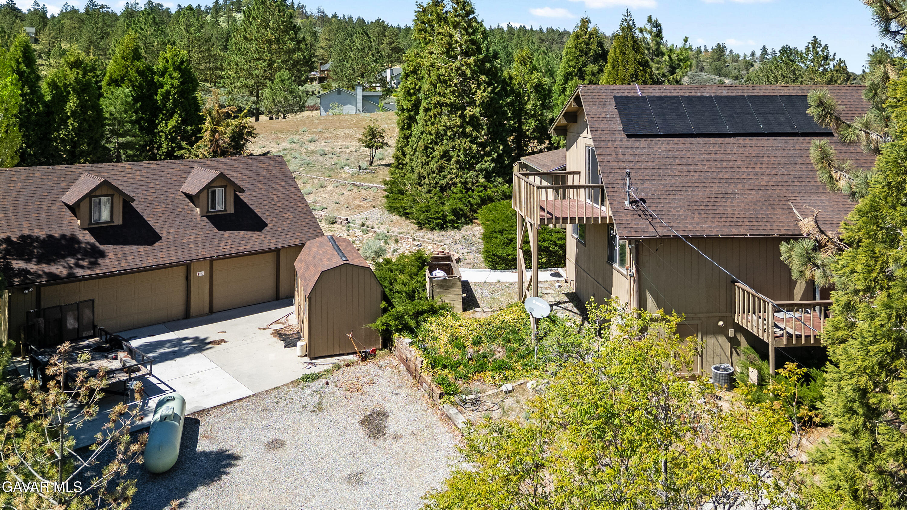 25631 High Rock Court Tehachapi, CA 93561 - Photo 22 of 31 an aerial view of a house with yard and patio