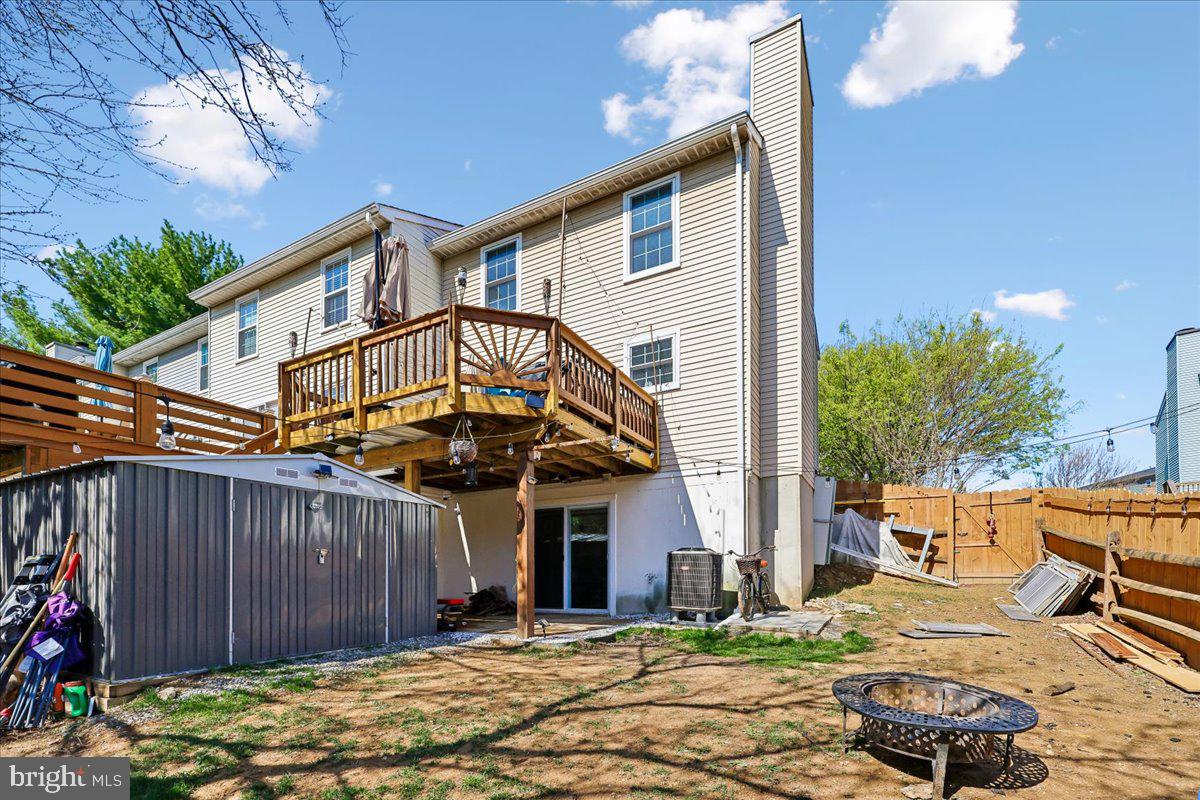 1476 Dockside Court Frederick, MD 21701 - Photo 29 of 34 a view of a house with a patio