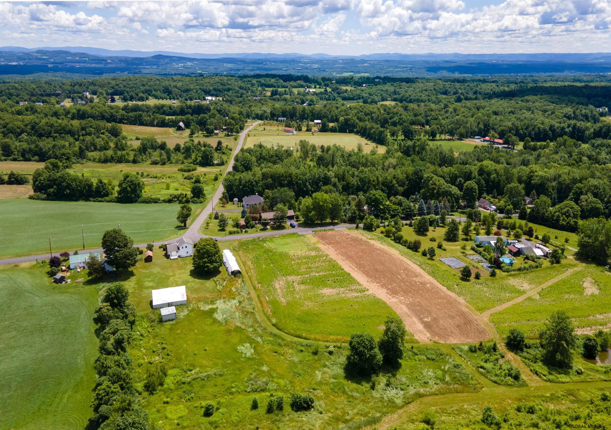 107 Brickhouse Road Stillwater, NY 12170 - Photo 9 of 10 .