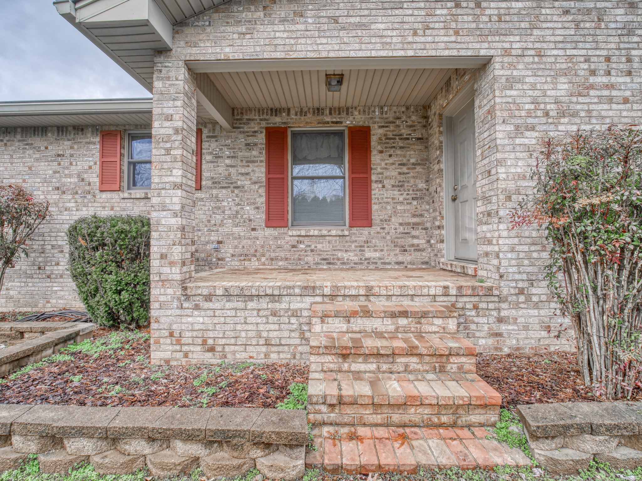 5149 Beech Log Road Lebanon, TN 37090 - Photo 9 of 44 a front view of a house with garden