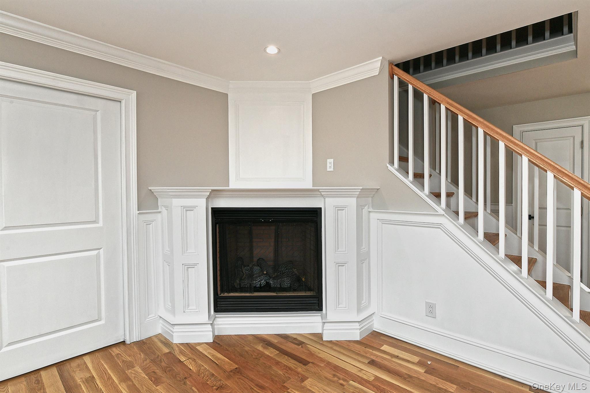 1903 George Court Merrick, NY 11566 - Photo 14 of 37 Gas Fireplace