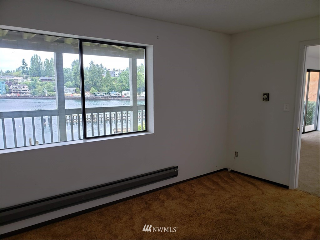 3614 West Commodore Way Seattle, WA 98199 - Photo 11 of 22 Gallery Image 11