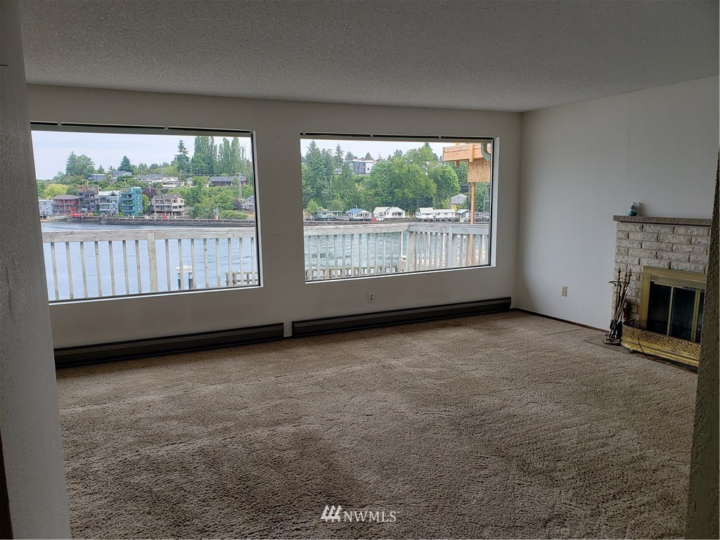 3614 West Commodore Way Seattle, WA 98199 - Photo 12 of 22 Gallery Image 12