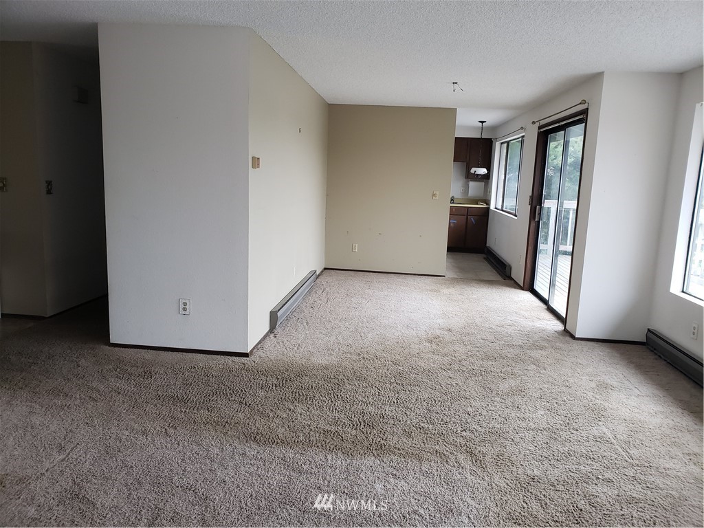 3614 West Commodore Way Seattle, WA 98199 - Photo 14 of 22 Gallery Image 14